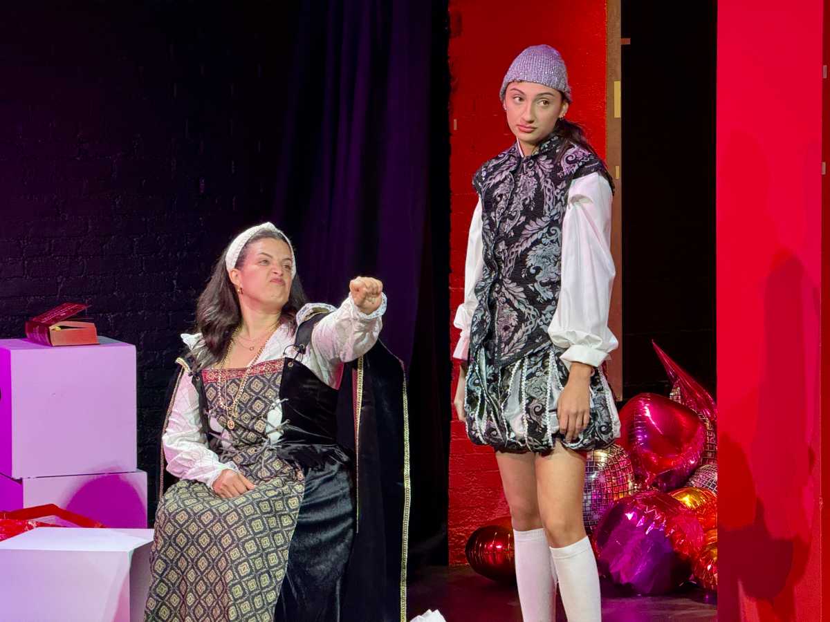 Latino dating app Chispa debuts 'AMOR WITH NO B.S.' campaign with off-Broadway production reimagining Shakespeare 1 Latino dating app, Chispa, hosted a one night only play that reimagined classic Shakespeare plays.