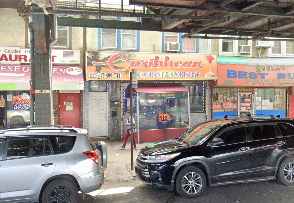 Queens slasher attacks man outside restaurant: cops 2 Scene where Queens slasher went on the attack