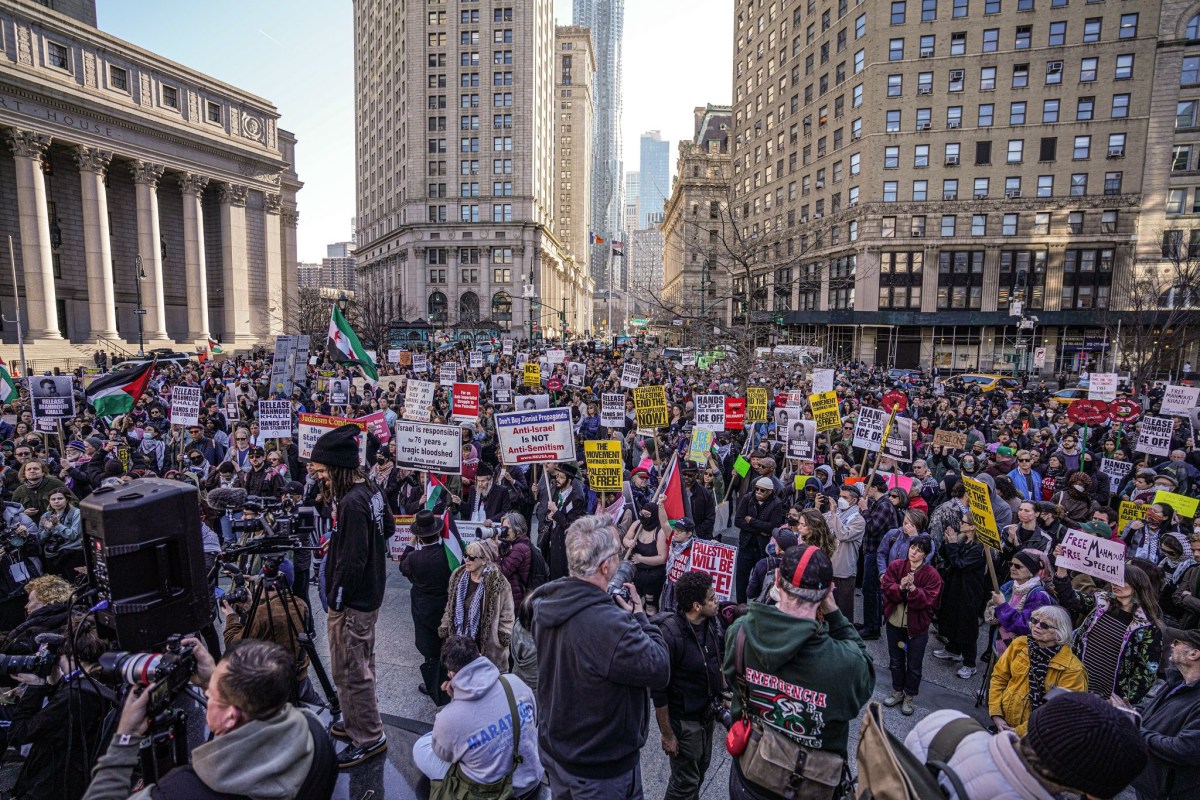 Massive Manhattan protest over ICE's arrest of permanent resident and pro-Palestine protester Mahmoud Khalil ends in clashes with cops 4
