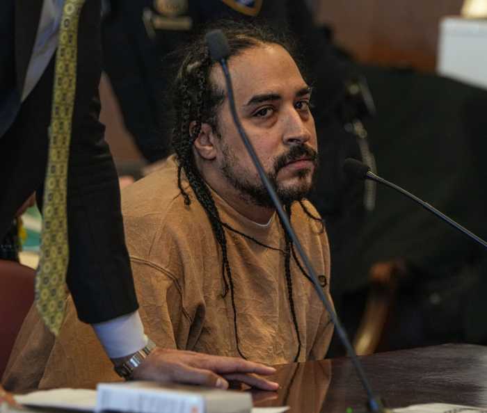 Parolee who allegedly shot detective in Lower East Side standoff indicted for attempted murder 4 Suspect who shot cop on Lower East Side arraigned