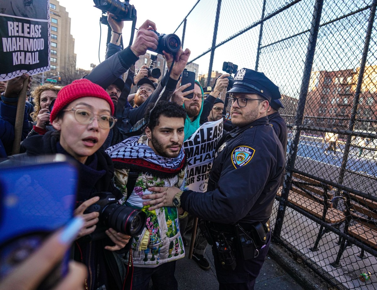 Massive Manhattan protest over ICE's arrest of permanent resident and pro-Palestine protester Mahmoud Khalil ends in clashes with cops 6