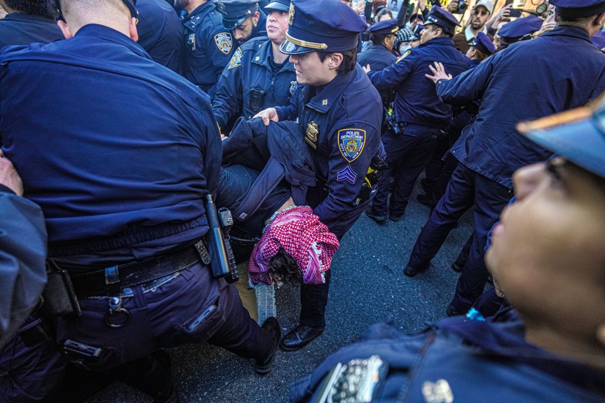 Massive Manhattan protest over ICE's arrest of permanent resident and pro-Palestine protester Mahmoud Khalil ends in clashes with cops 7