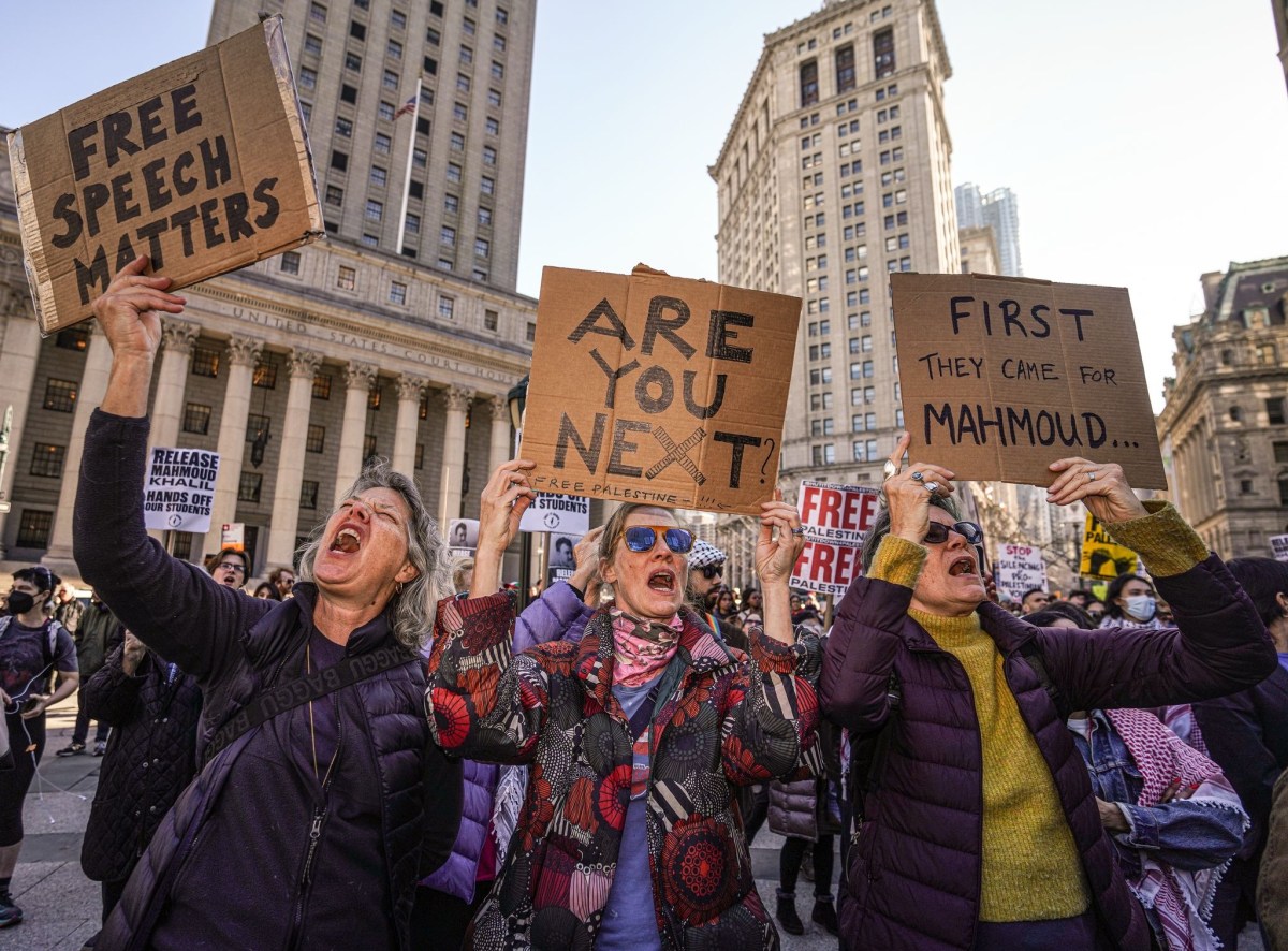 Massive Manhattan protest over ICE's arrest of permanent resident and pro-Palestine protester Mahmoud Khalil ends in clashes with cops 9