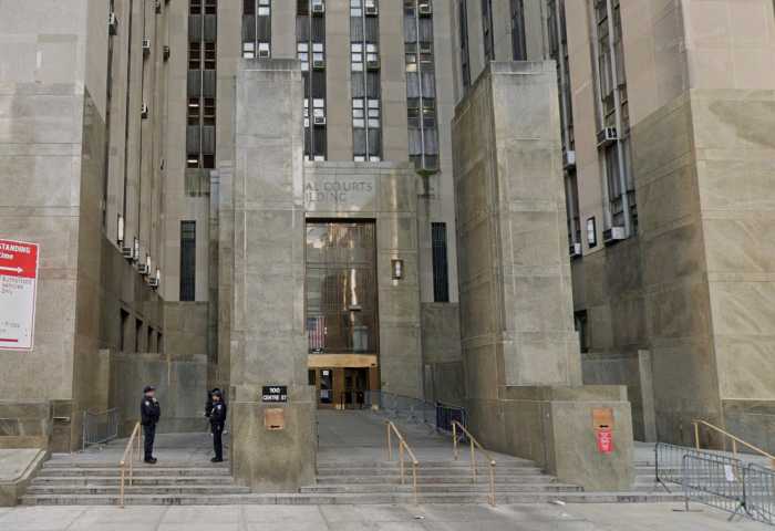 Manhattan court officers stabbed and wounded in courthouse attack; suspect in custody 5 Exterior of Manhattan criminal court house