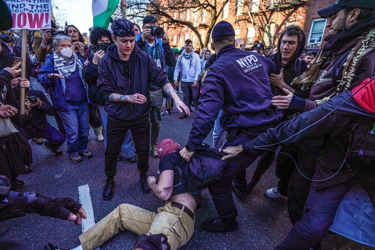 Massive Manhattan protest over ICE's arrest of permanent resident and pro-Palestine protester Mahmoud Khalil ends in clashes with cops 3