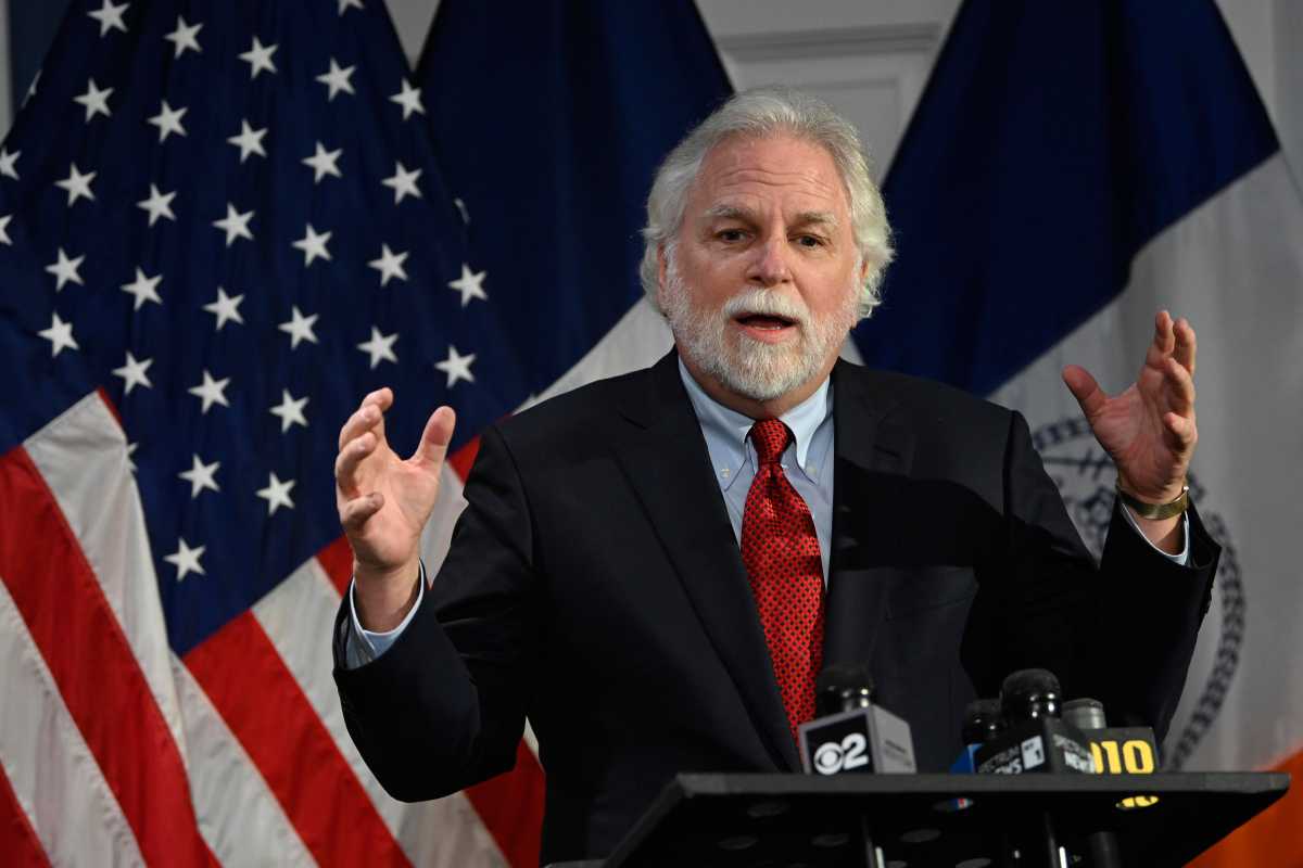 Judge extends order blocking ICE from re-establishing Rikers Island office in win for City Council 2