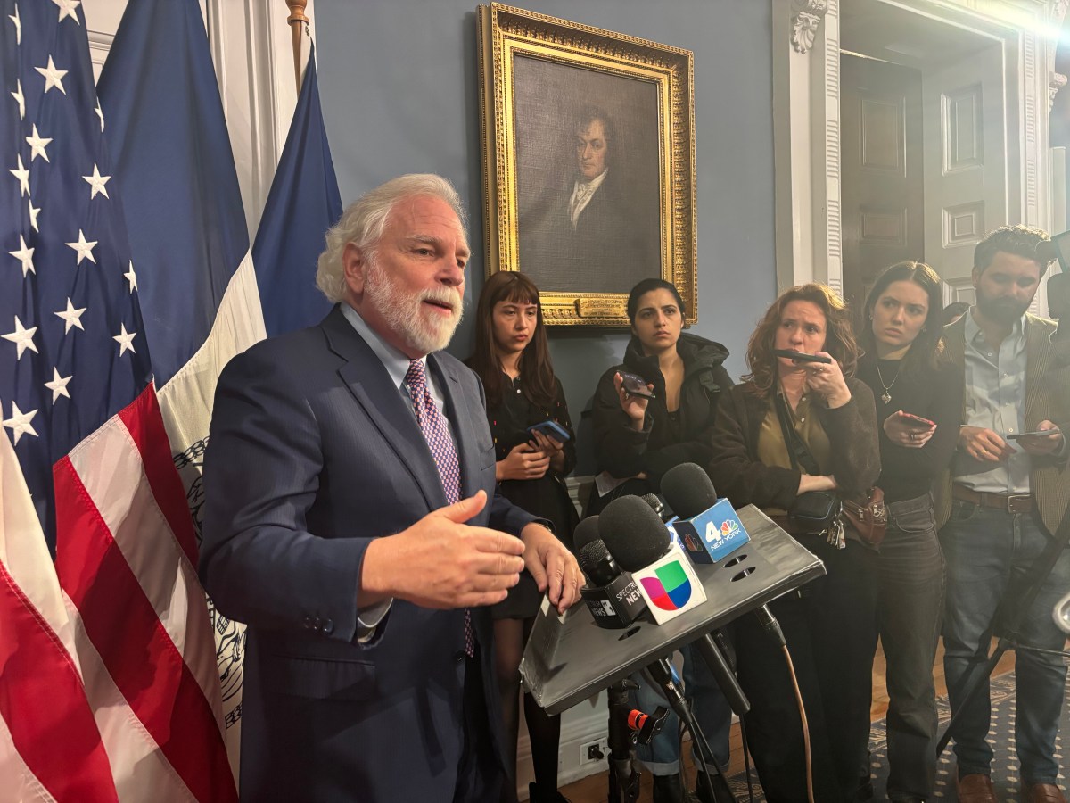 First Deputy Mayor Randy Mastro reacts to City Council empowering speaker to sue mayor over ICE on Rikers Island