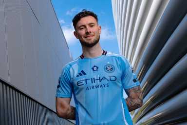 Aiden O'Neill in a NYCFC jersey
