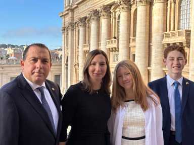 Vincent LeVien alongside his wife Bridget and their children Sophia and Vincent Jr