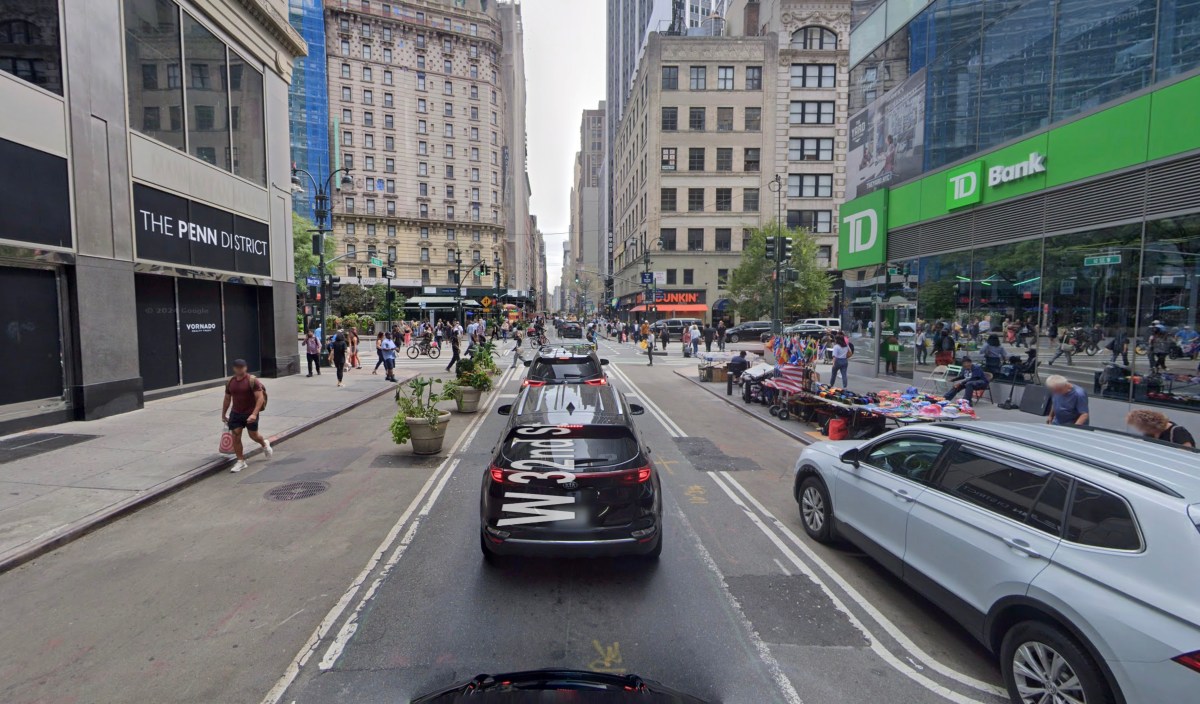 Midtown stabbing during brazen daytime robbery attempt leaves man wounded 2 Scene of Midtown stabbing