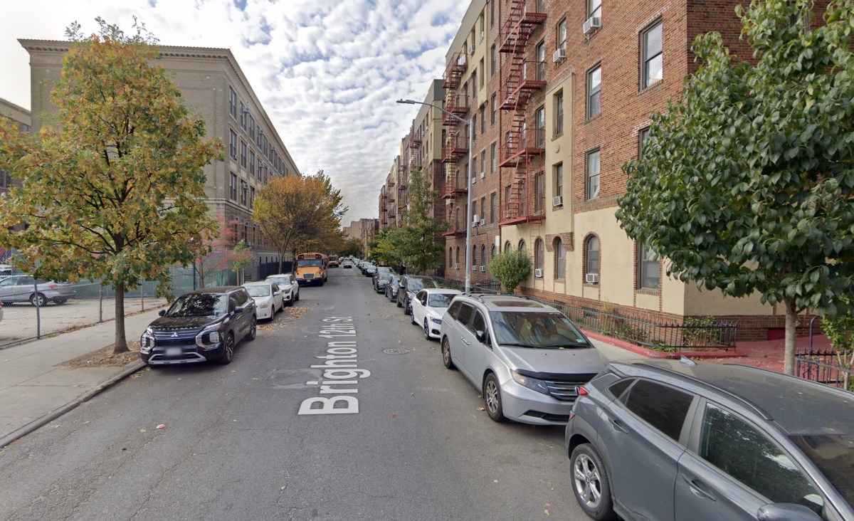 Brooklyn shooting: Man killed in hail of bullets steps away from his home 2 Scene of deadly shooting in Brooklyn