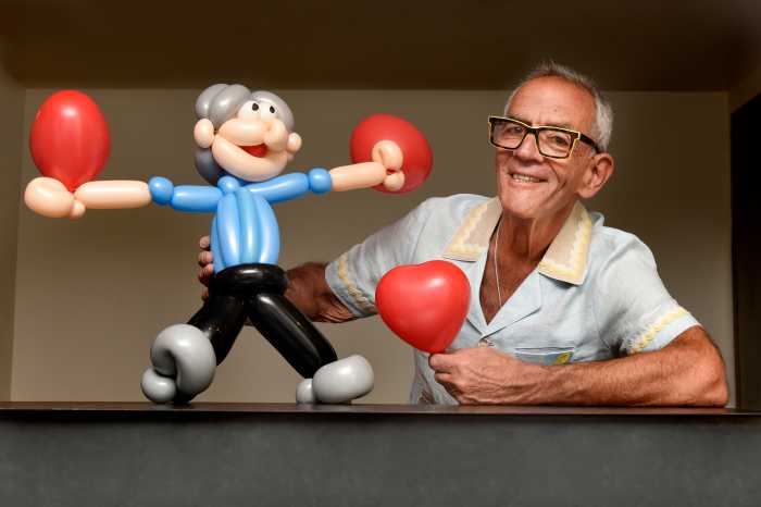 'The Balloon Banksy': Meet Joel Klein, who has been delighting Tribeca with a twist of balloon art 3 Balloon art aficionado Joel Klein with a portrait of himself