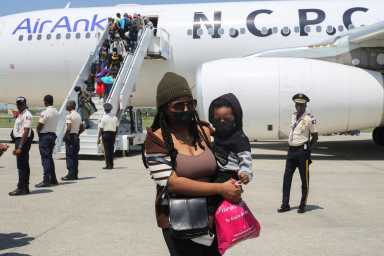 Federal judge set to rule on Haitian TPS case within a week 10 Haitian migrants arriving in Haiti