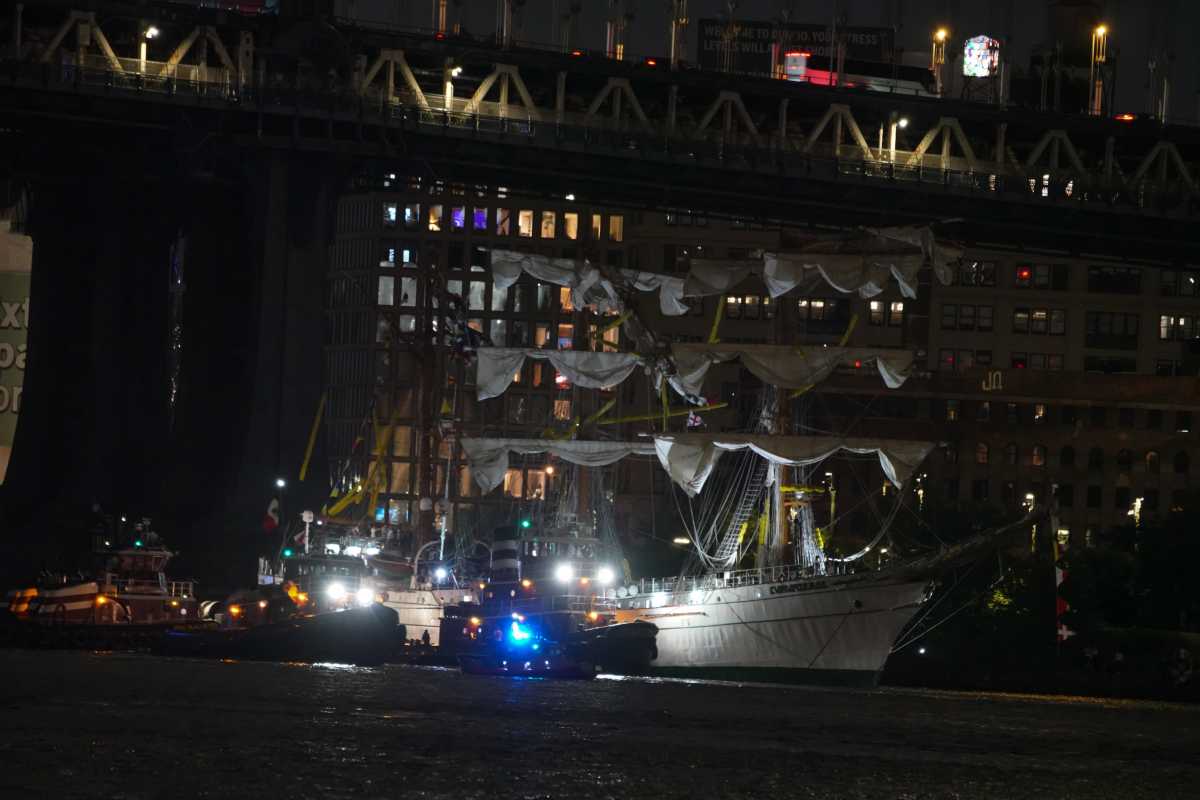 A sailboat crashed into the Brooklyn Bridge on May 17.