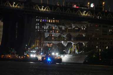 A sailboat crashed into the Brooklyn Bridge on May 17.