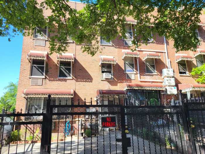 Small landlords say city is failing them amid New York’s housing crisis 3 Small landlord-owned home in NYC housing crisis