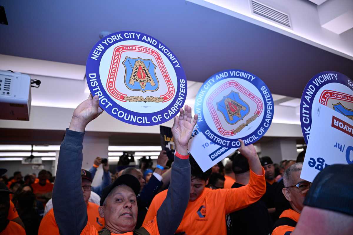 NYC Mayor's Race: Front-runner Cuomo pledges to push state to raise city minimum wage to $20 per hour 2