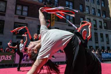 ‘Konnichiwa New York City:’ The 4th annual Japan Parade marches down Upper West Side 3 dancers in the Japan Parade