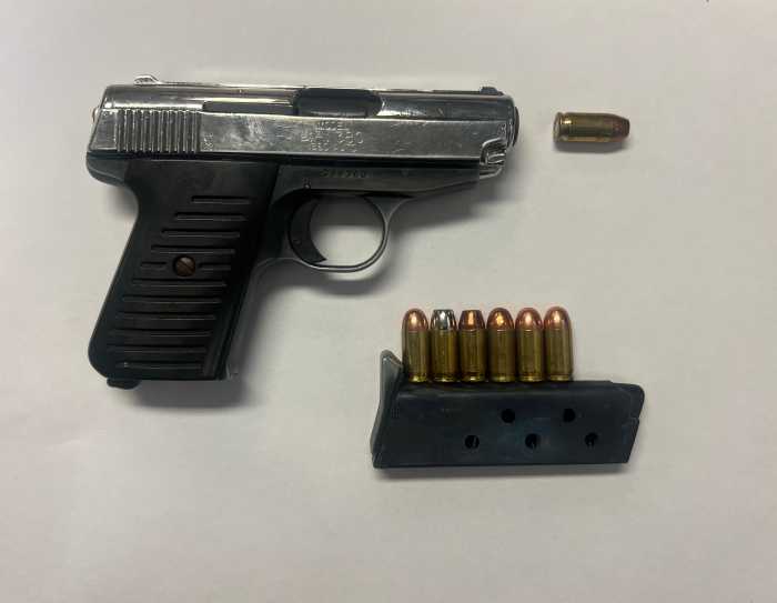 Police catch fare evader smuggling a loaded gun into bustling Manhattan subway station 4
