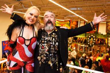 Burlesque and blood: Joe Coleman’s 'Carnival' opens with a roar in SoHo 7 Joe Coleman with Whitney Ward for Carnival burlesque show