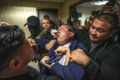 Comptroller Brad Lander released after dramatic arrest at ICE court hearing 37 Brad Lander arrested