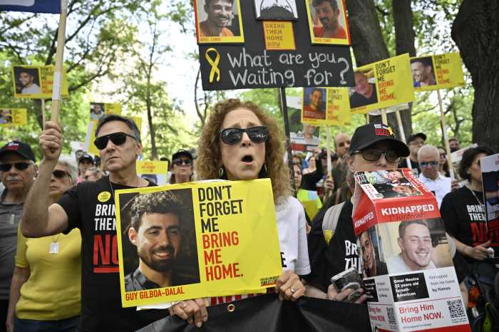 Central Park rally sees a rallying cry 611 days in the making: Bring the remaining Israeli hostages home 4 New Yorkers rally in Central Park for the release of remaining Israeli hostages