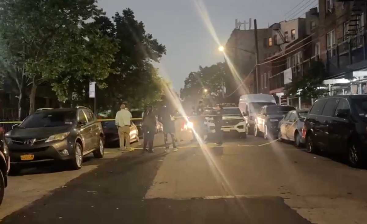 Bronx shooting suspect still at large for gunning down man near home 2 Police at scene of deadly Bronx shooting