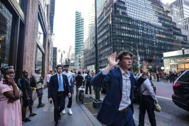 MIDTOWN MASS SHOOTING: Five people, including gunman and cop, dead in office building rampage 15 109F0ED9-7F97-47FB-9F4A-65505D7539B2