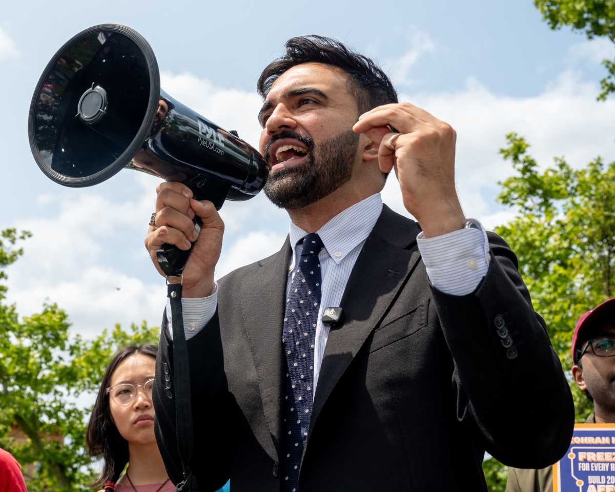 NYC Mayor's Race: Mamdani wins Democratic primary with largest vote total in 36 years after ranked-choice vote count 1 Democratic Mayoral candidate Zohran Mamdani speaks to supporters at a rally in Sunset Park.