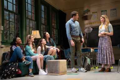 Morgan Scott, Maggie Kuntz, Fina Strazza, Amalia Yoo, Gabriel Ebert and Molly Griggs in "John Proctor is the Villain."