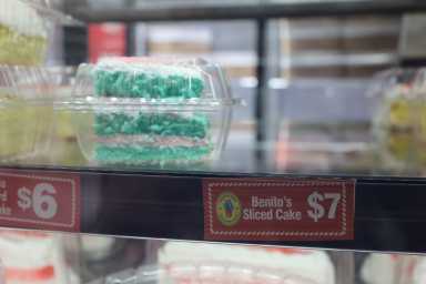 Bad Bunny brings buzz to Bronx bakery with summer anthem 27 valencia bad bunny