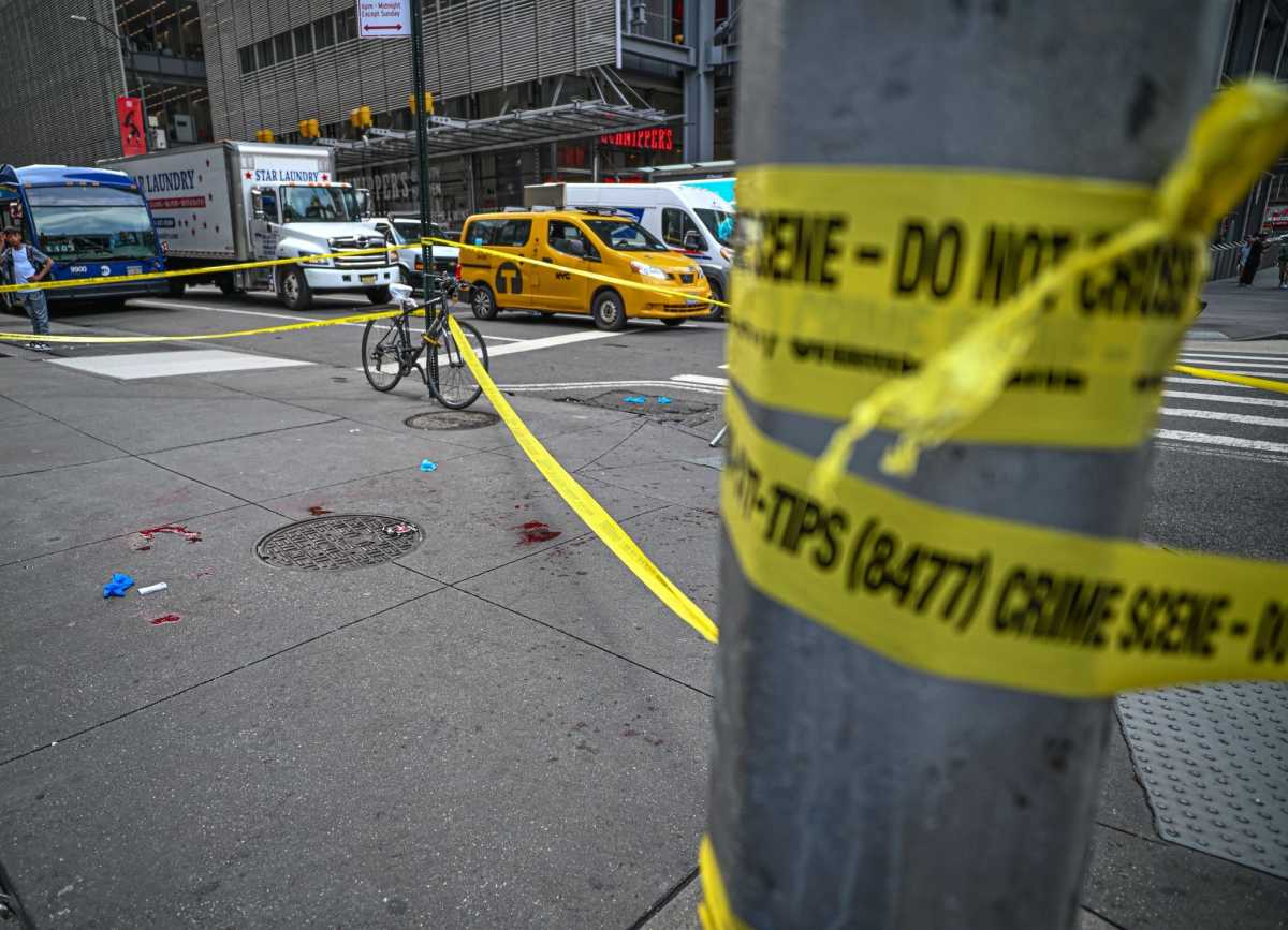 Midtown stabbing: Man knifed near Port Authority Bus Terminal in violent, bloody attack 4