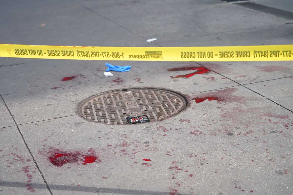 Midtown stabbing: Man knifed near Port Authority Bus Terminal in violent, bloody attack 2