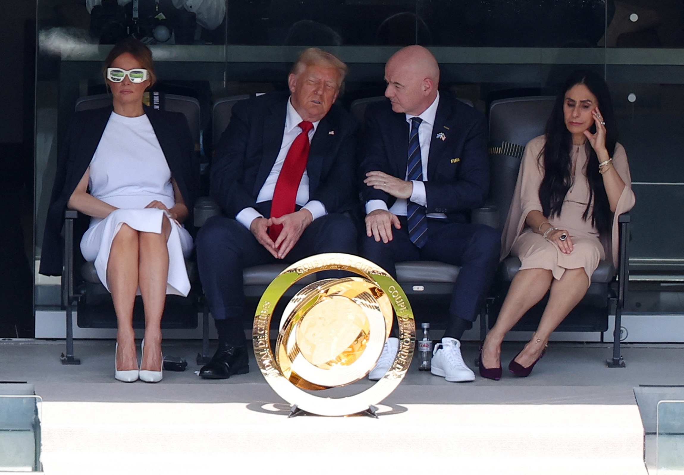 Trump attends FIFA Club World Cup at MetLife Stadium, booed during trophy presentation 2 Donald Trump Gianni Infantino Club World Cup Final MetLife Stadium