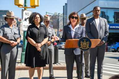 Hochul defends bail laws, says judges need to 'step up' amid Trump’s threats of funding cuts in executive order 4 Gov. Hochul speaks in Harlem Tuesday morning, announcing that NYC has seen a 12% drop in retail theft over the last year