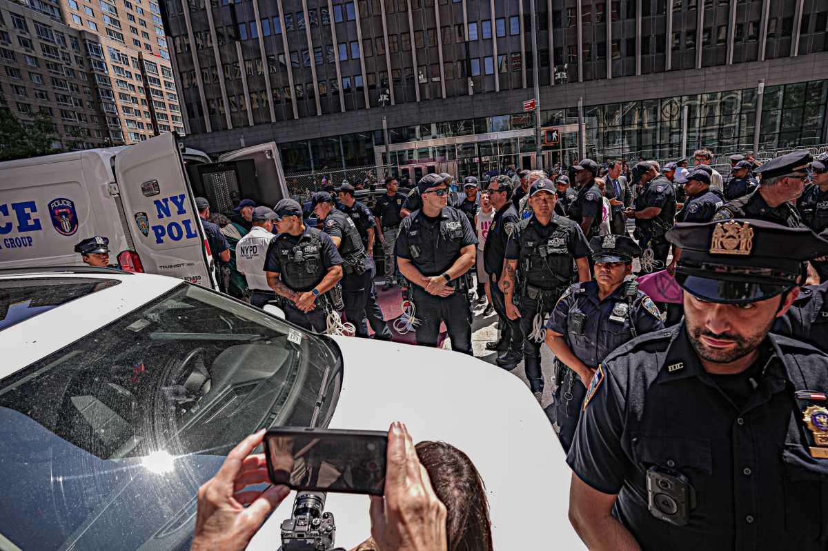 'Give me liberty or give me death': Anti-ICE protesters dressed as Lady Justice, Statue of Liberty arrested outside of Manhattan Immigration court 6