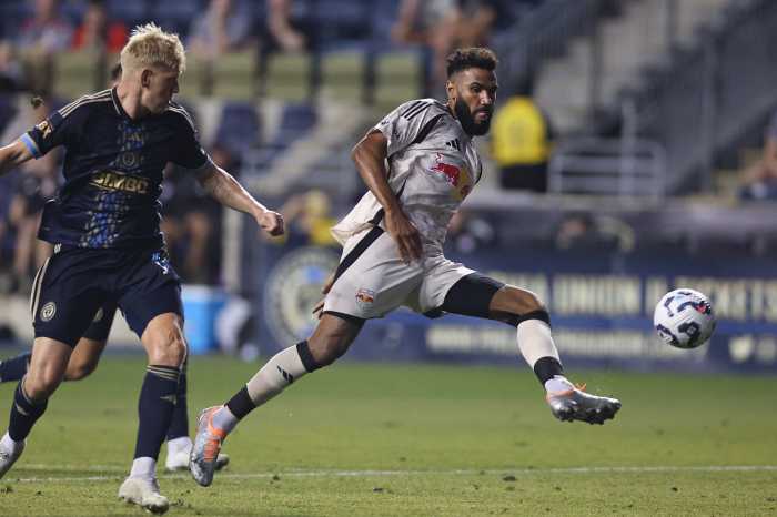 Red Bulls' Eric Maxim Choupo-Moting suffers possible knee in US Open Cup loss to Philly: Source 5 Eric Maxim Choupo-Moting injury: Man in grey uniform kicks soccer ball
