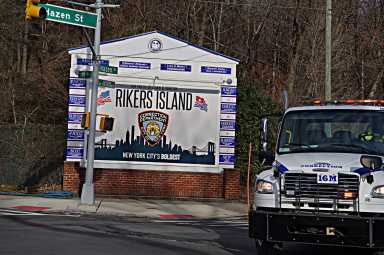 Inmate found dead in cell at Rikers Island: DOC 33 FILE - A man in custody was found dead in his cell at the George R. Vierno Center at Rikers Island on Saturday, Aug. 23.