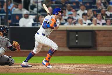 Jeff McNeil injury: Mets 2B dealing with shoulder issue 31 Jeff McNeil injury Mets: Man in white baseball uniform follows through on swing