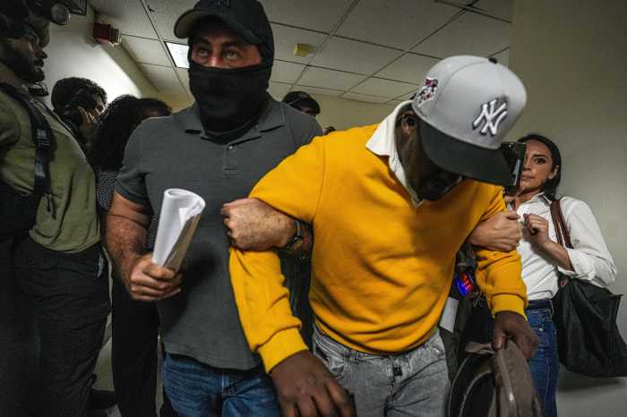 ICE in courts: Game of 'justice roulette' continues at Federal Plaza as Lander pushes for more legal funding 5 man bows while being dragged away by ICE agent